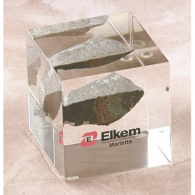 Lucite Cube Embedment (4")